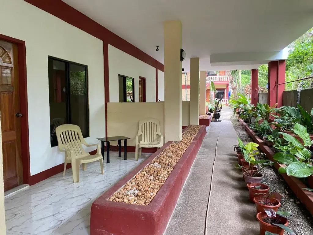 Standard Double room with garden view (full double bed)