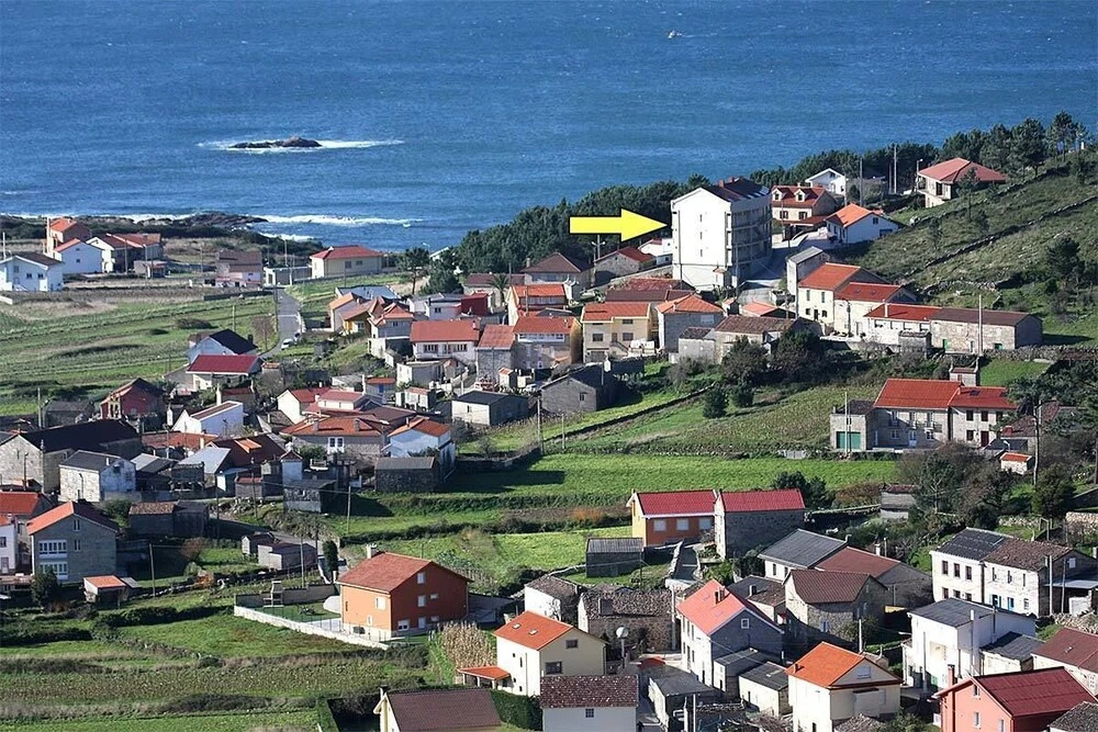102001 - Apartment in Lariño
