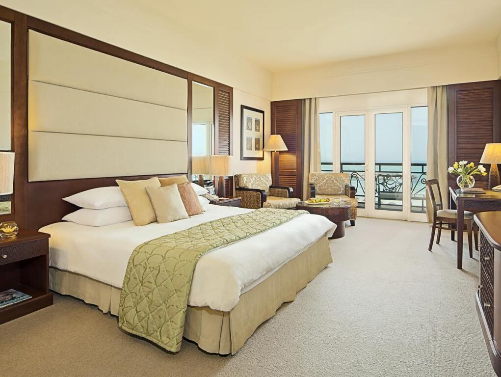 Danat Jebel Dhanna Resort