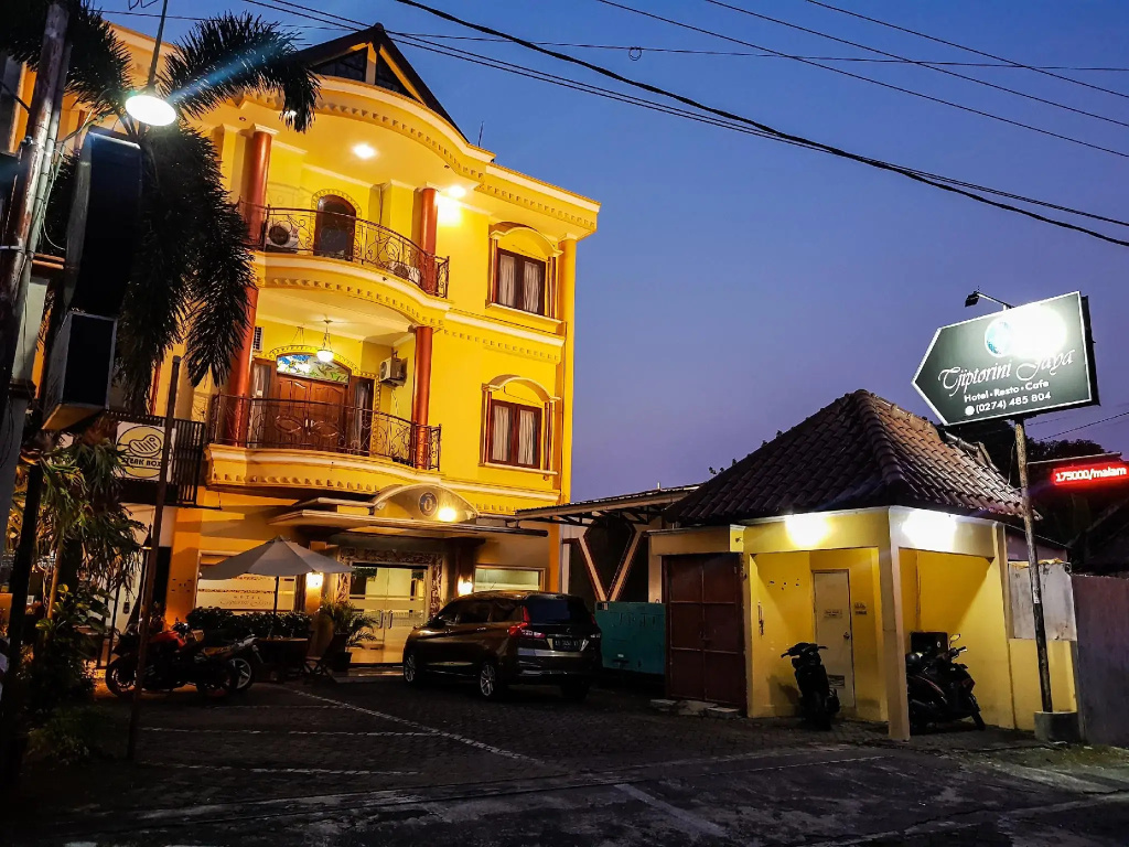 Reddoorz near Ambarukmo Plaza 3