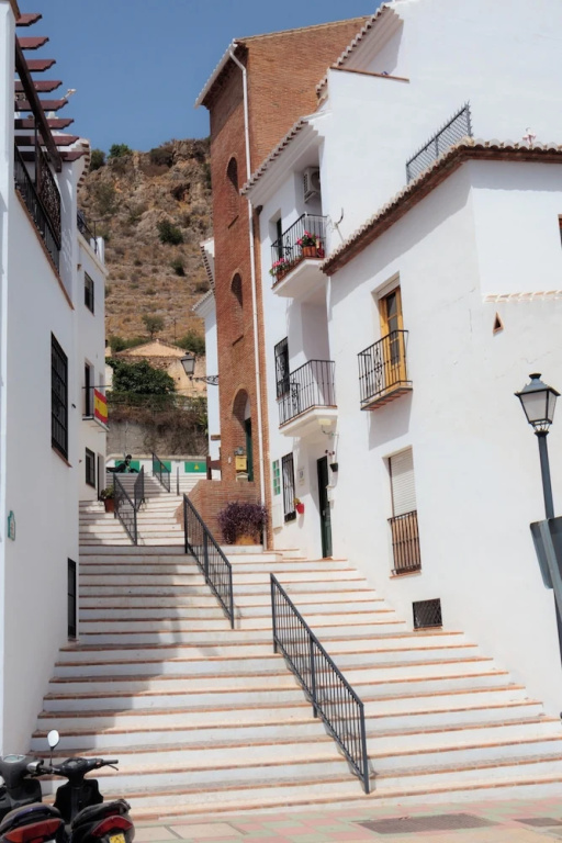 Frigiliana 3-bed Apartment- Sleeps 8