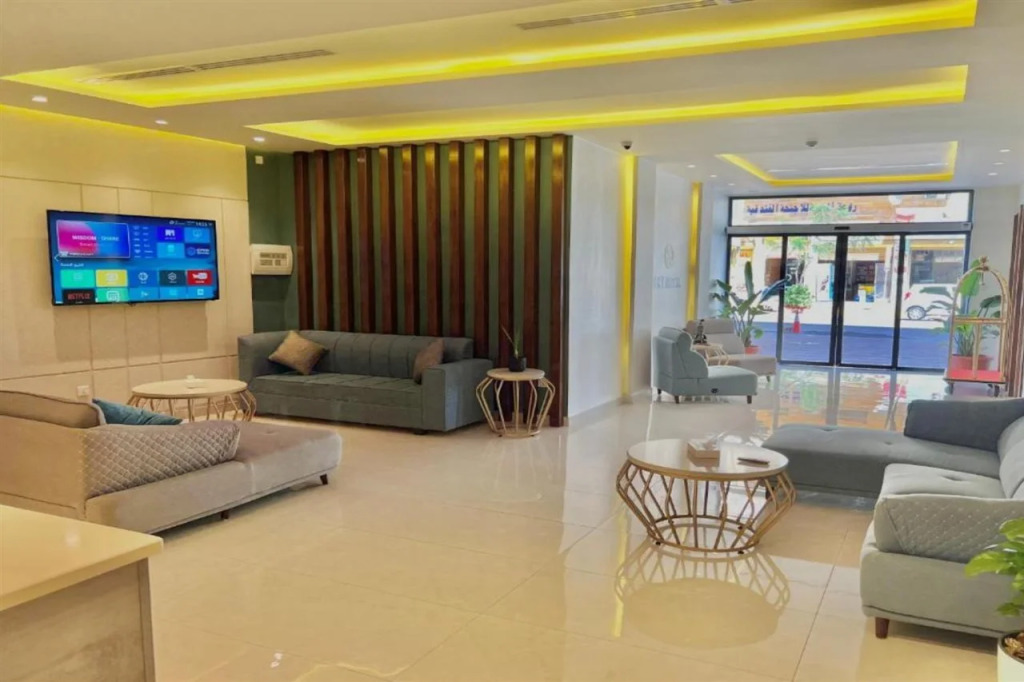 Sky Hotel — фото 2