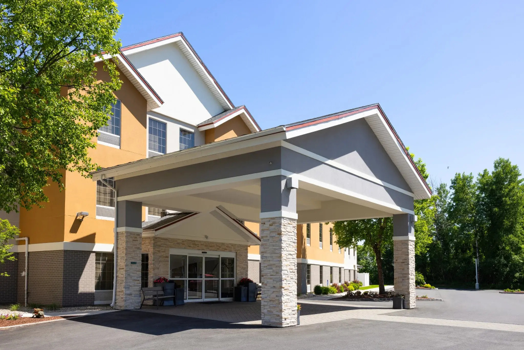 Holiday Inn Express Hotel & Suites Brattleboro by IHG