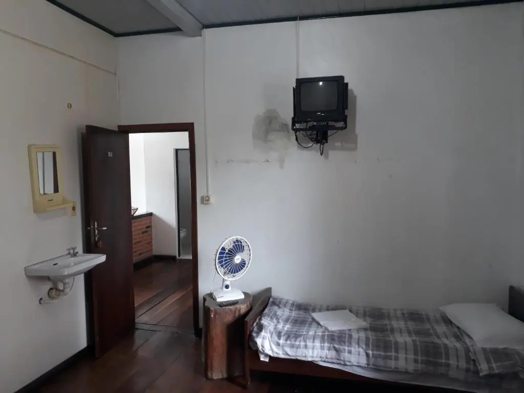 Bed in Dorm (male dorm)