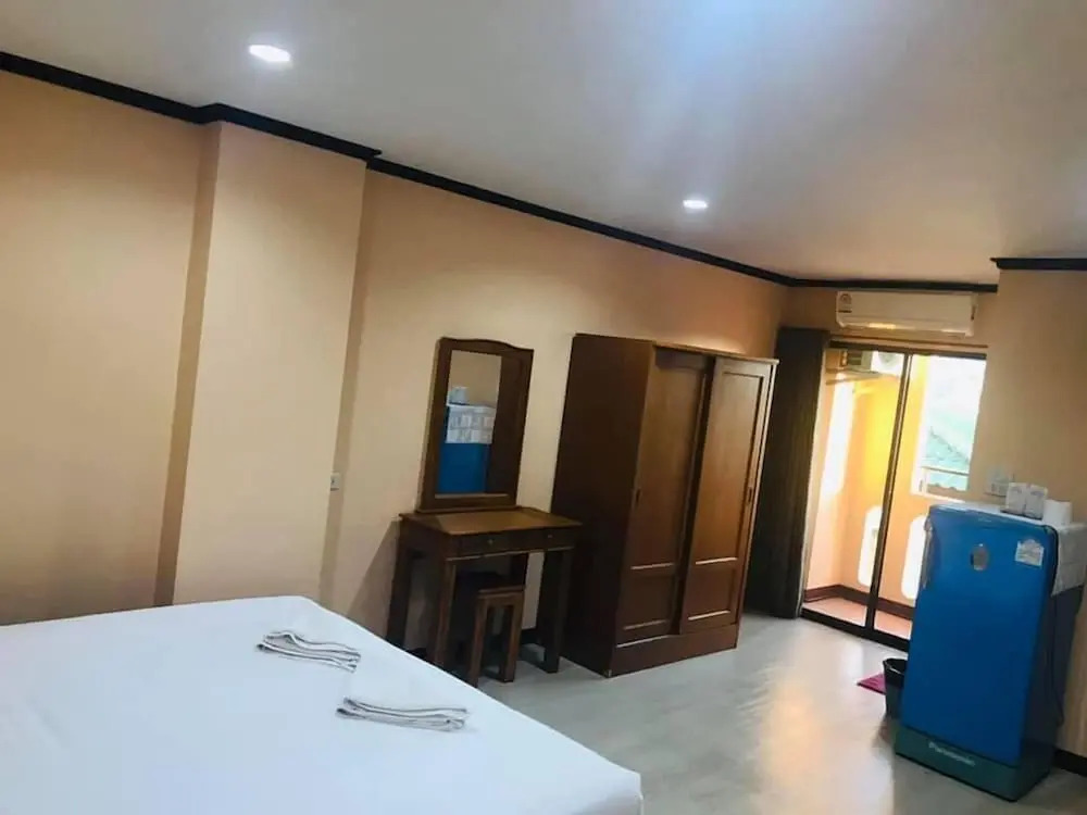 Двухместный номер Standard 2 отдельные кровати в B.P Grand Service Apartment Chiang Mai