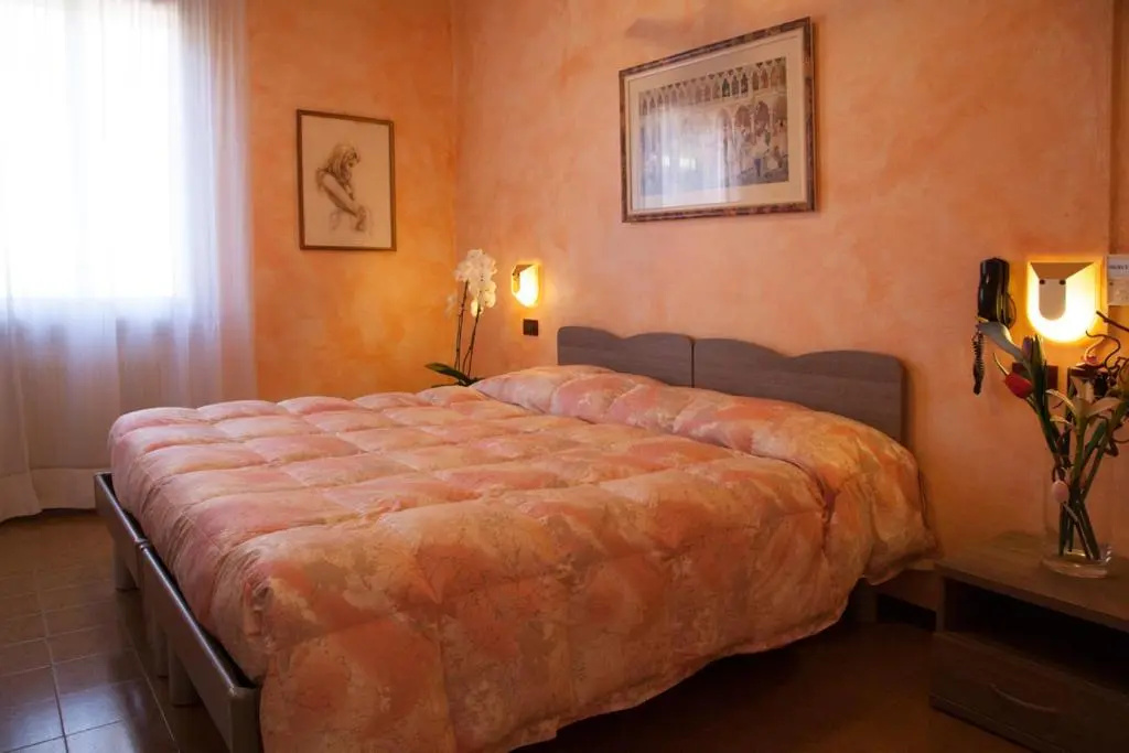 Standard Double room (full double bed)
