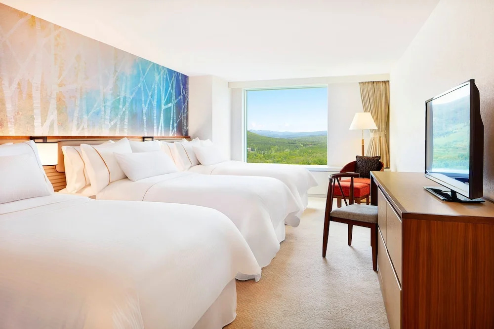 1 Bedroom Luxury Triple Bi-level Suite