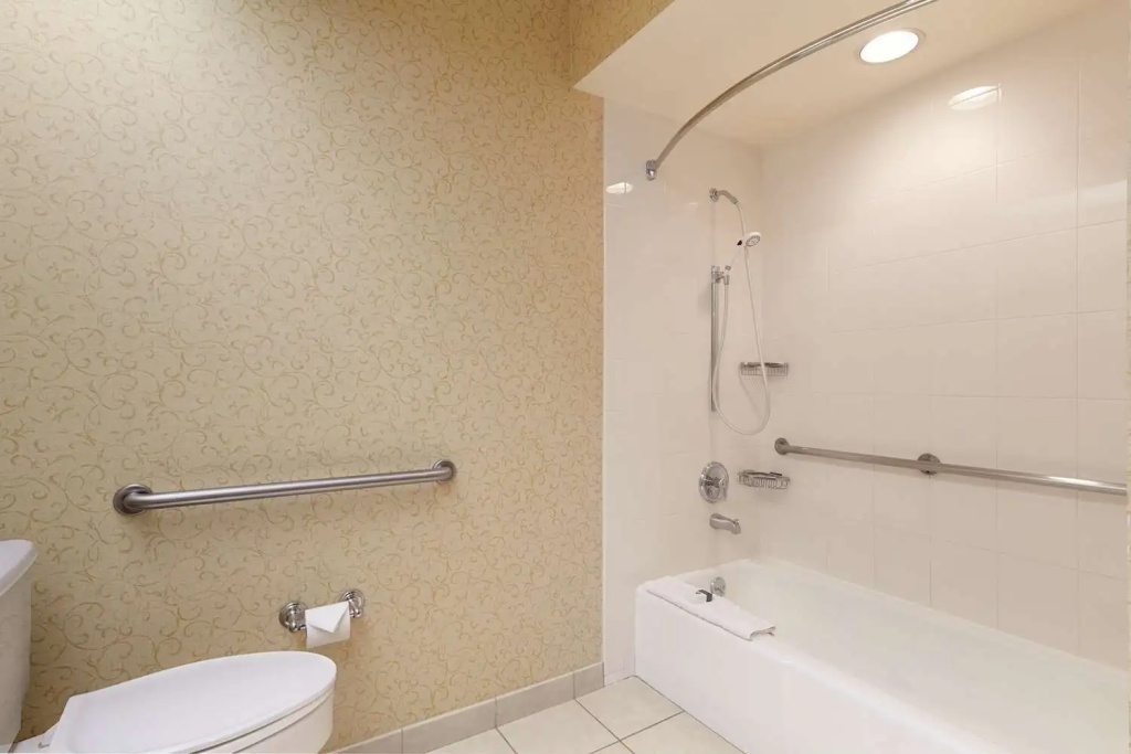DoubleTree by Hilton Ontario Airport - Chambres