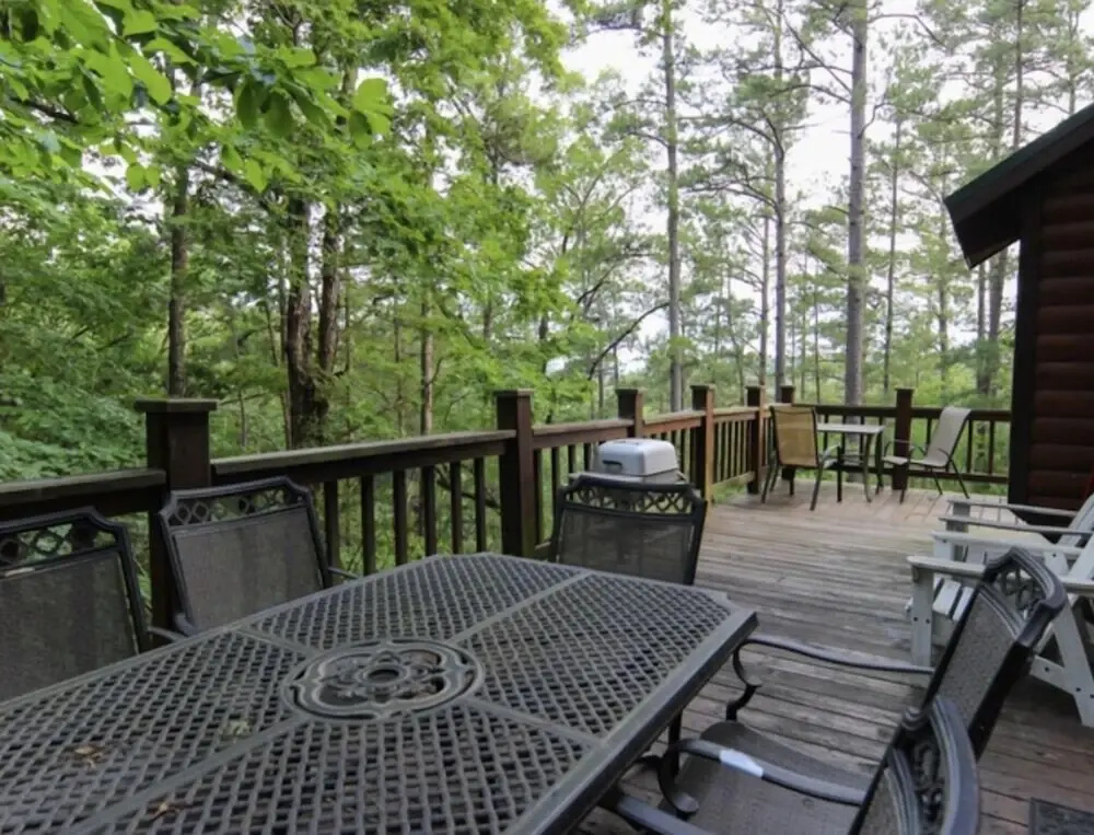Ridgeview Retreat Seclude Cabin Includes Wifi, Cable, and Charcoal Grill by Redawning