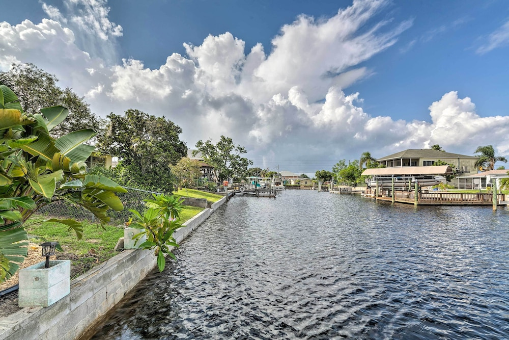 Canalfront Hudson Home with Private Dock and Yard!