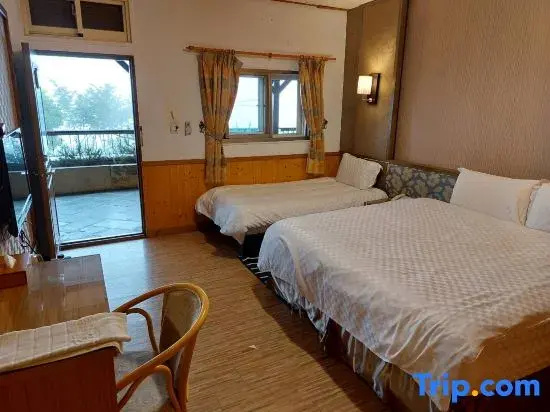 Standard Quadruple room with mountain view