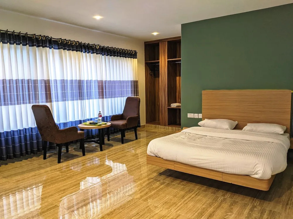 Deluxe Double room with balcony (full double bed)
