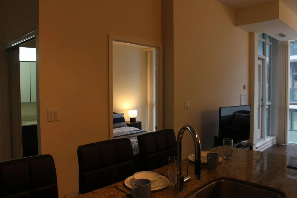 Custom Luxury Suite - By Elite Suites - фото 6