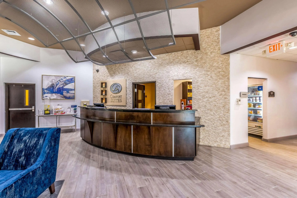 Lobby & Reception
