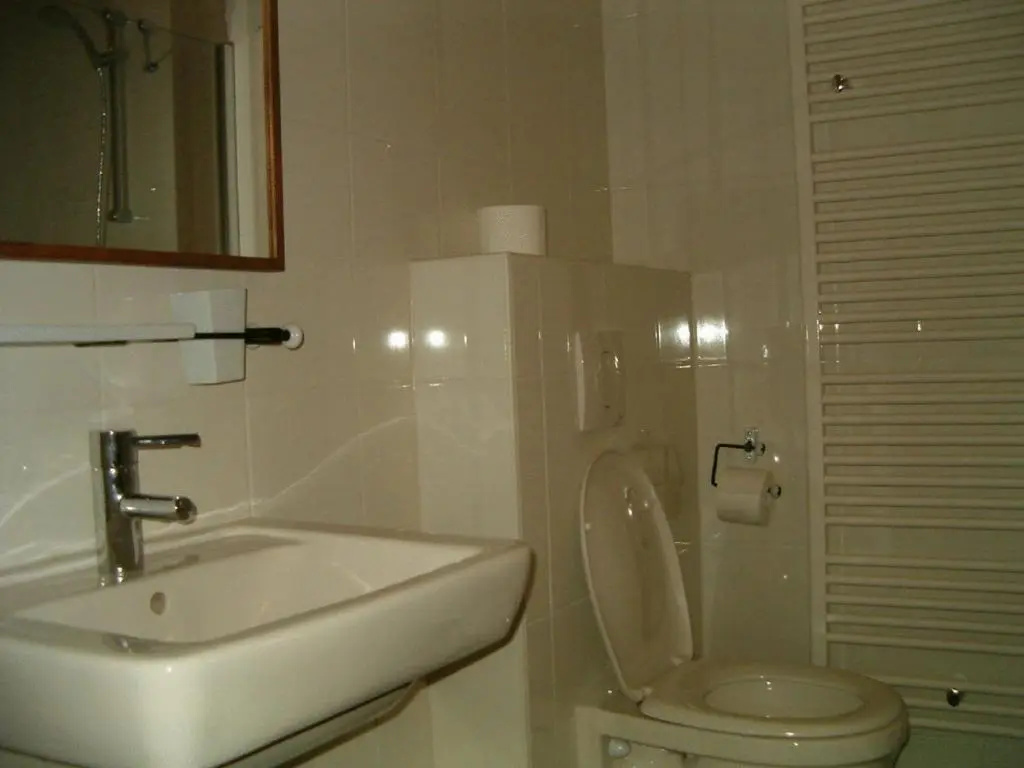 Comfort room