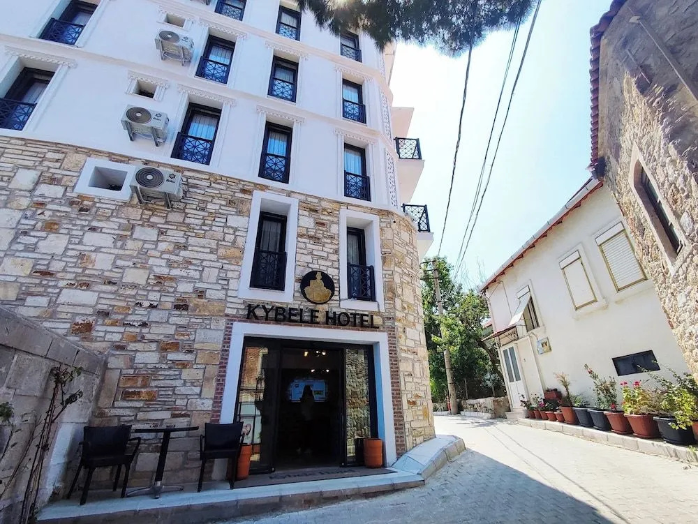 Foça Kybele Pension