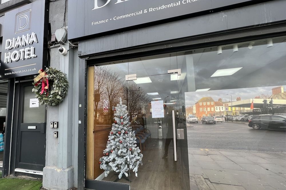 Отель Diana Hotel Near Wembley Self Serviced Apartments в Лондоне