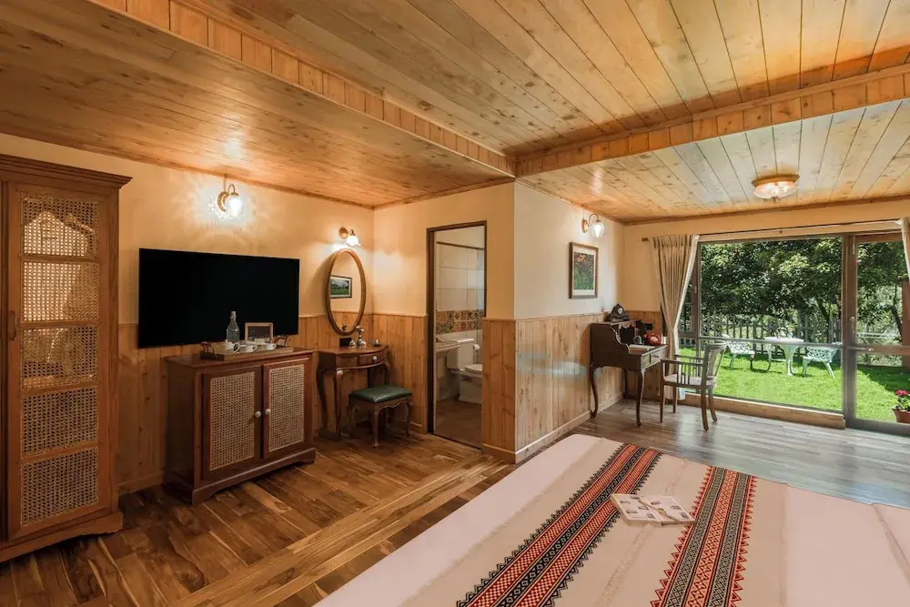 Luxury Double room (full double bed)