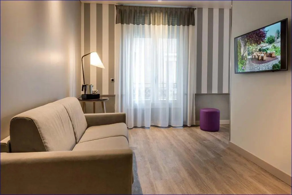 Hotel photo 12