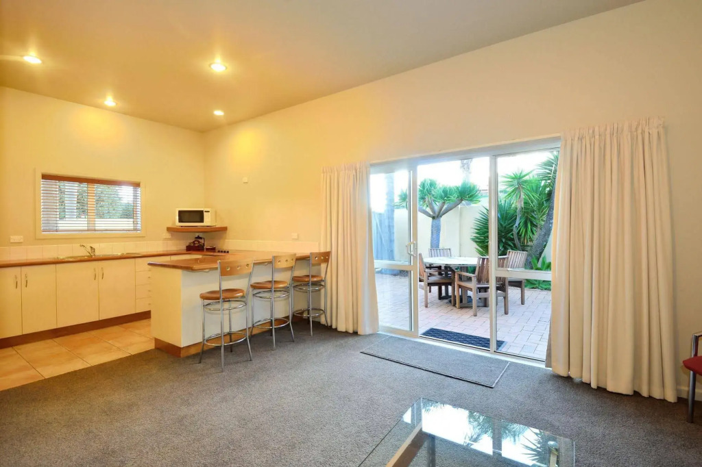 Ocean Beach Wainui — фото 5