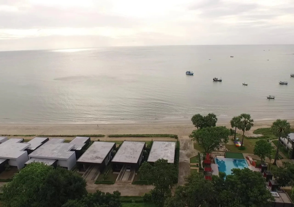Beach & Waterfront
