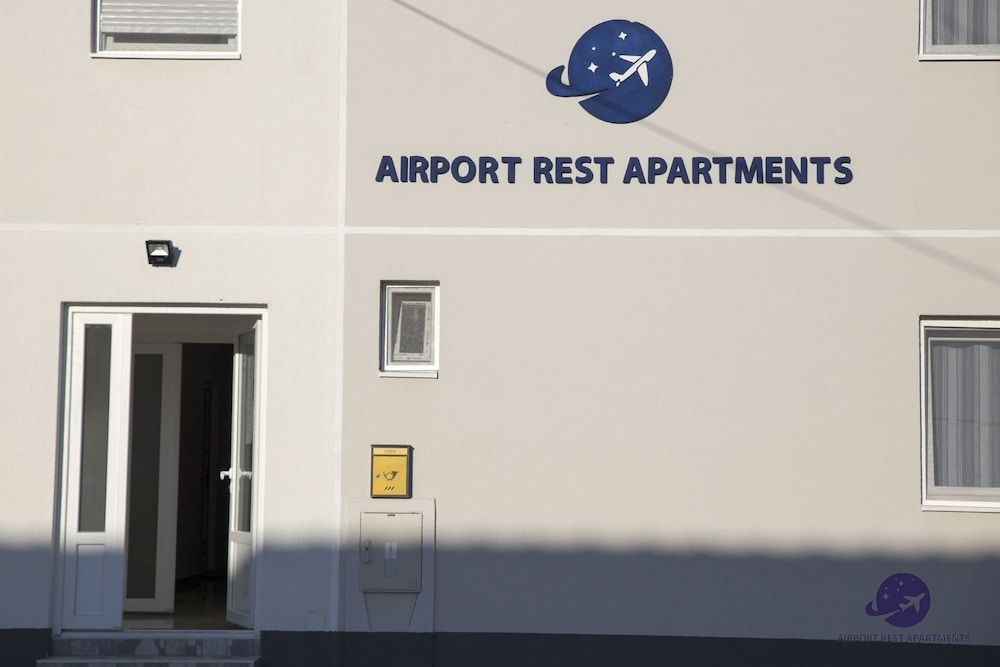 Airport Belgrade R Apartments Hotel