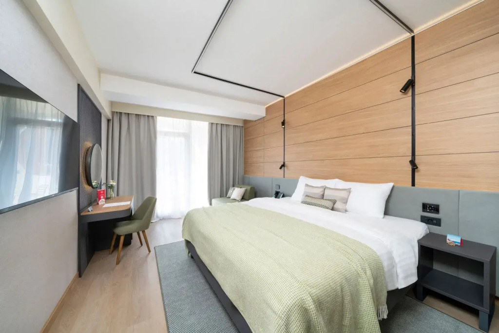 Classic Double room with balcony (full double bed)