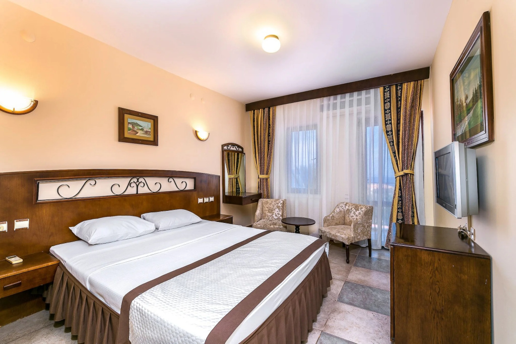 Hotel Club Phellos — 4