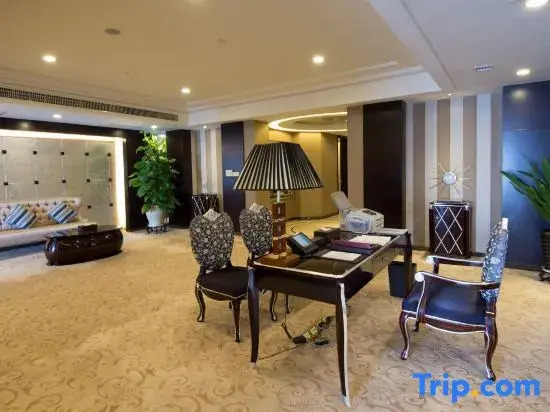 Люкс Presidential в Country Garden Silver Beach Hotel
