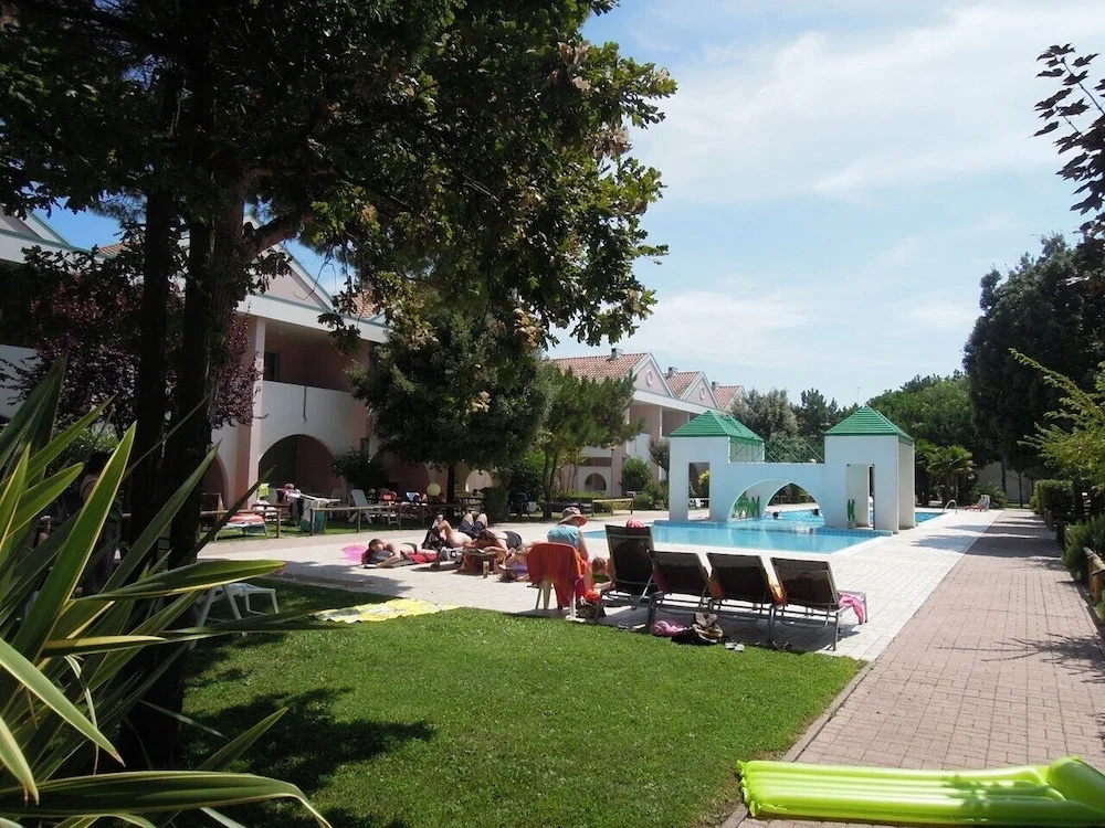 Relaxing Apartment With Garden and Pool