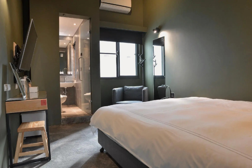 Standard Double room (full double bed)