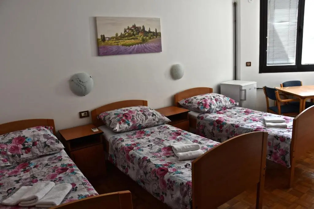 Economy room