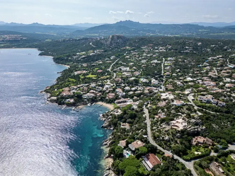 Aparthotel in Costa Serena just 700 mt from the sea