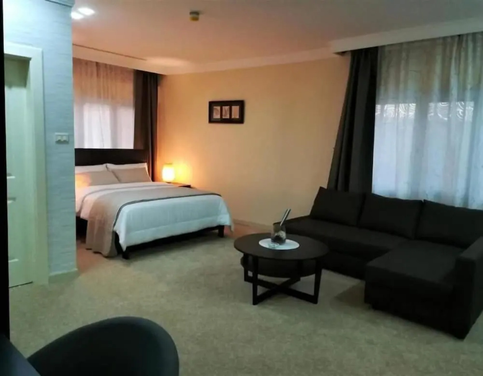 Deluxe Suite