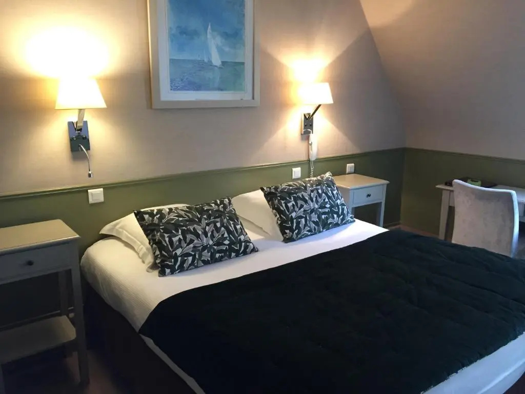 Inter-Hotel Les Ajoncs D'Or - Chambres