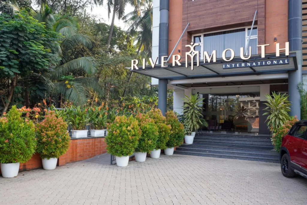 Nexstay River Mouth International
