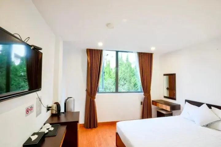 TTR Midtown View Hotel