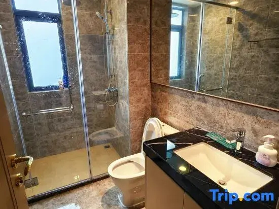 R&F SeaView 2BR High-End Design, 1 Carpark , 6pax