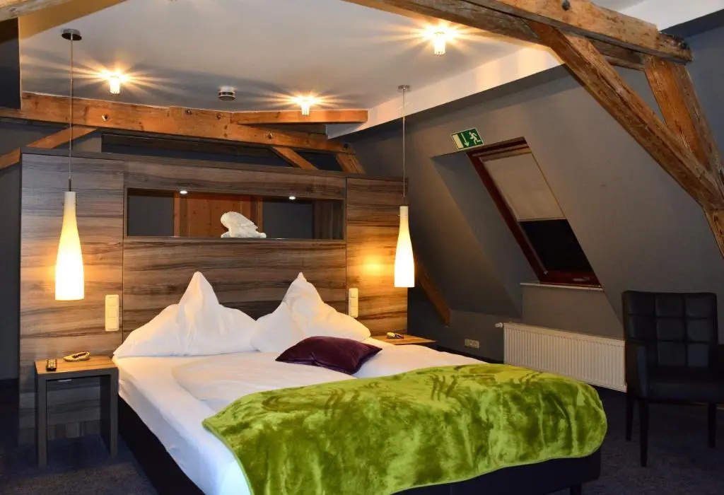 Standard Double room (full double bed)
