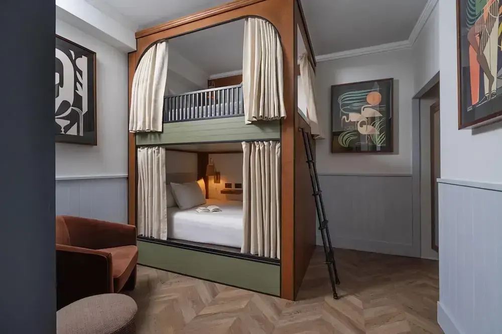 2 Bedrooms Suite