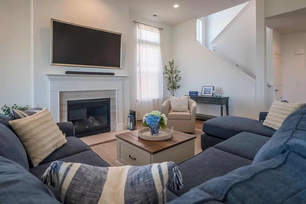 2708 Harbor Court