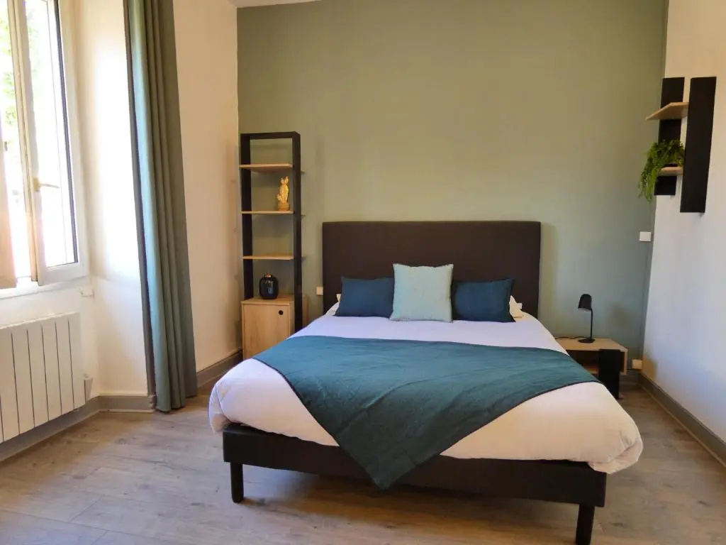1 Bedroom Apartment