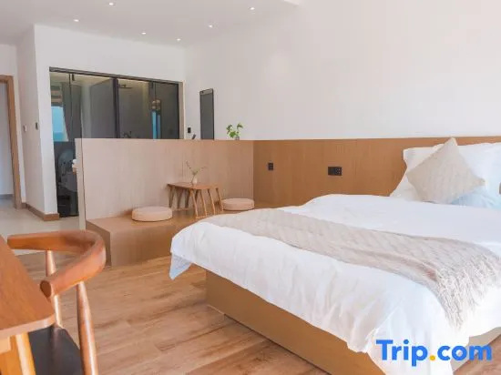 Double Suite with lake view (twin beds)