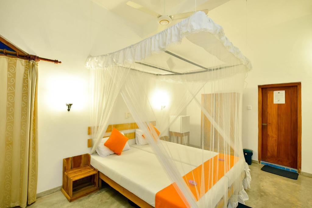 International Beach Hotel & Restaurant