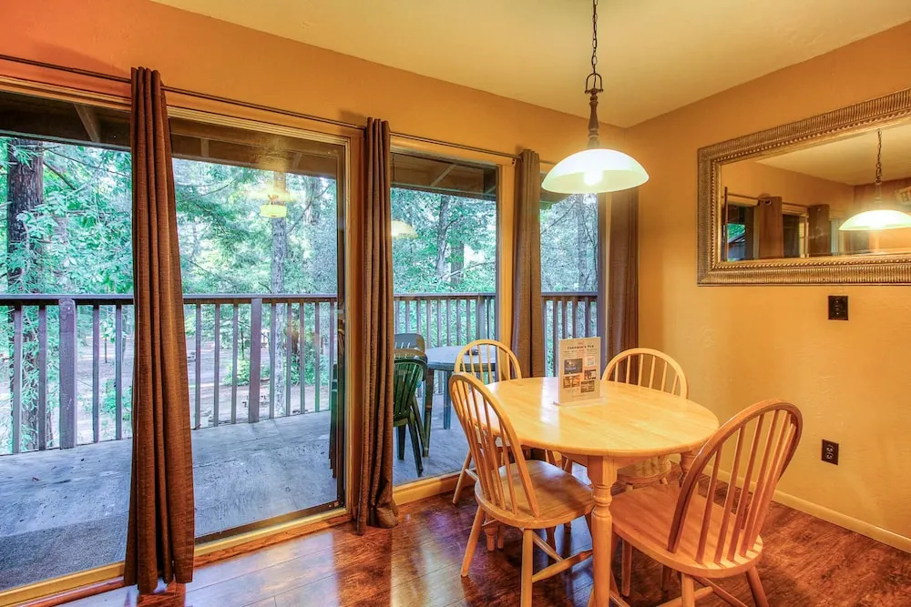 Standard Triple Family room with view