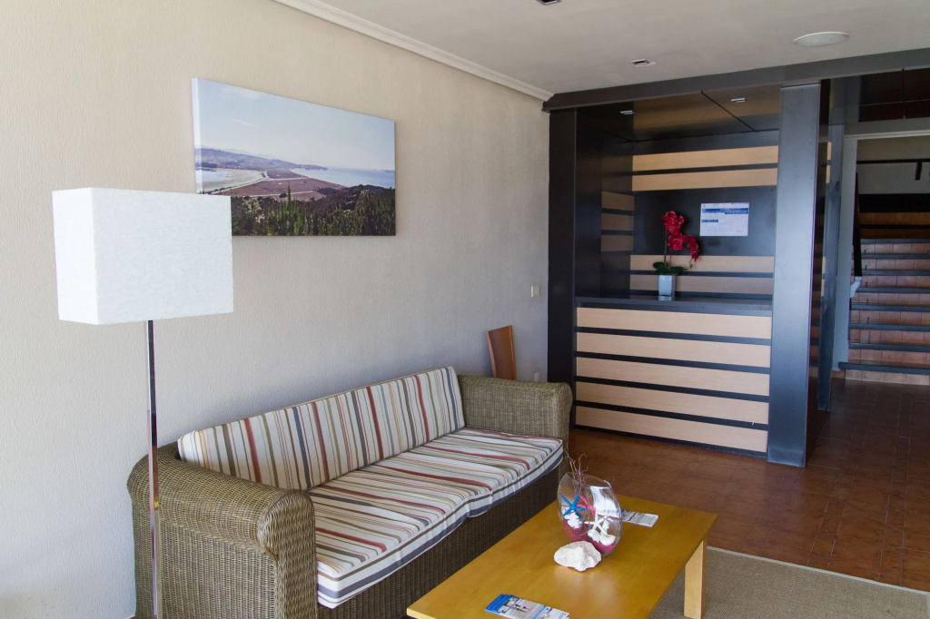 Lobby & Reception