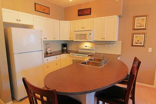 Pinnacle Pointe Resort by kelownacondorentals - фото 18