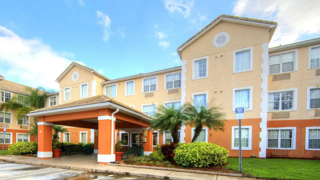 Intown Suites Extended Stay Orlando FL - Presidents Dr