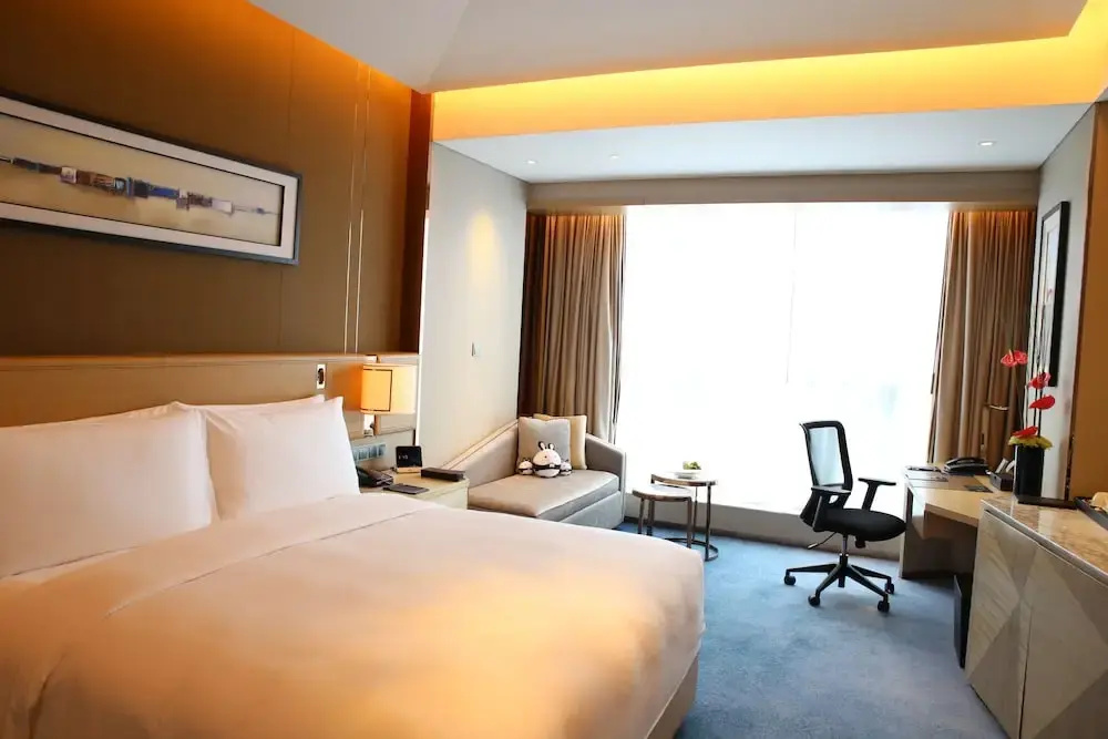 Deluxe High Floor Double room (full double bed)