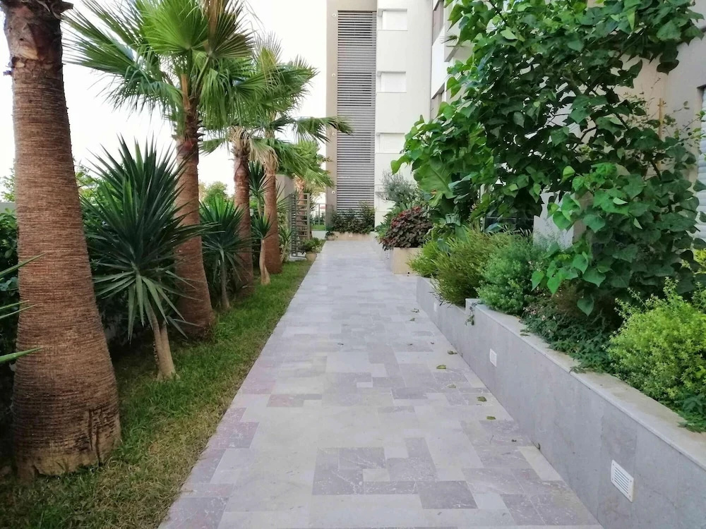 Bright Stylish 1bd Flat in Jardins De Carthage